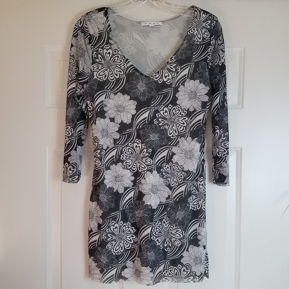 CAbi Women's Floral V Neck Semi Sheer Lined Size Small Shirt Top Blouse